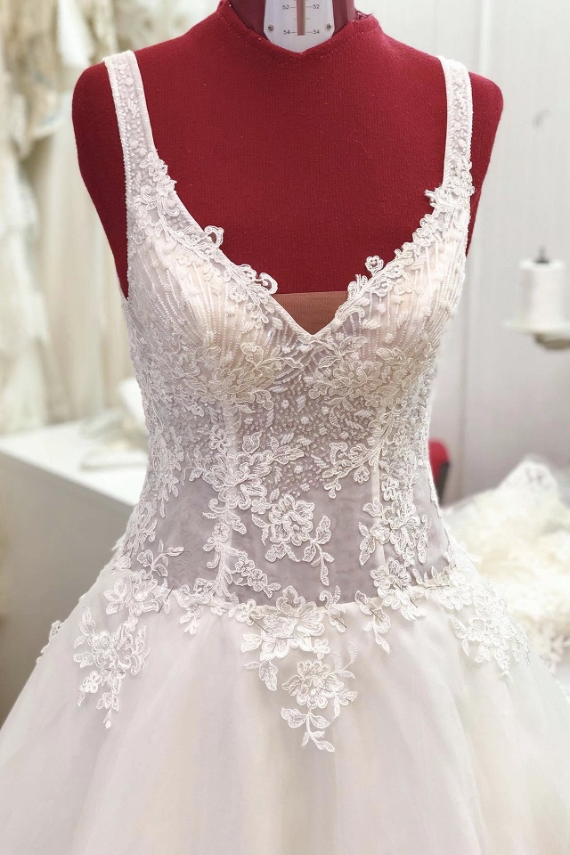 abiti sposa scollo a V